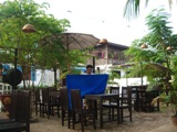 メコン川沿いのカフェ